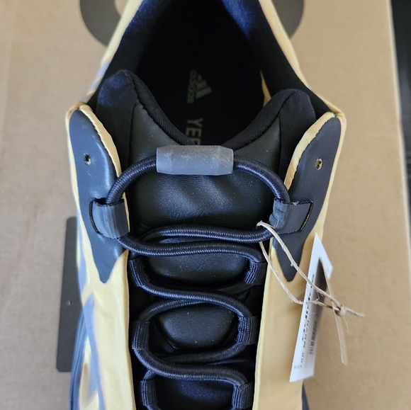 Adidas Yeezy 700 " Honeydew " MNVN Shoes - Picture 7 of 11